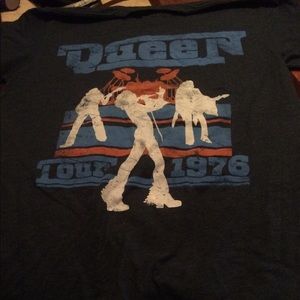 Size small Queen shirt